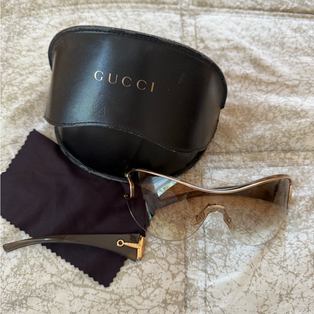 Gucci Gold and Brown Sunglasses broken